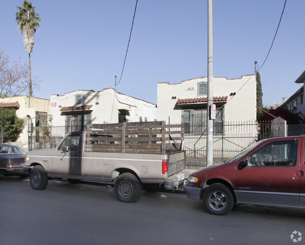 Foto del edificio - 4019-4023 1/2 Marathon St