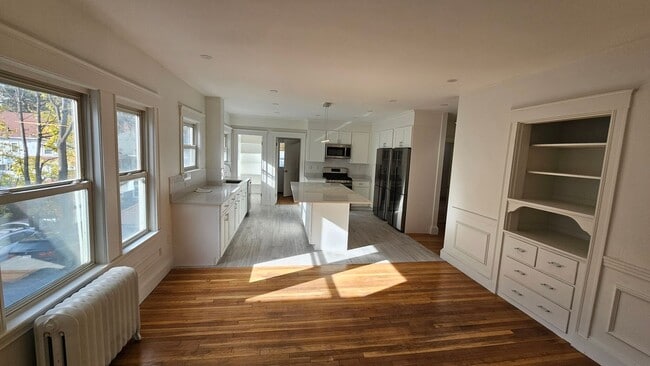 Building Photo - State of The Art Luxury Apt w 2.5 bathrooms for Boston College Students!  Get a $2500 Rebate Upon...