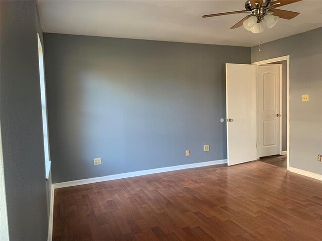 Foto del edificio - 8303 Wallis St