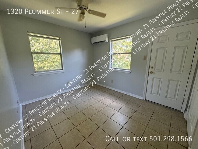 Foto del edificio - 1320 Plummer St