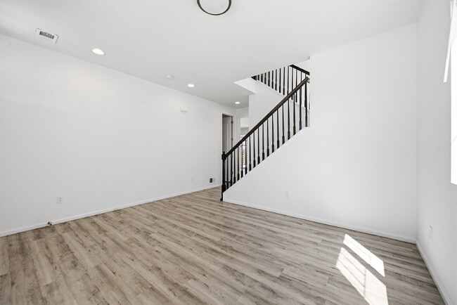 Foto del edificio - $2,940.95- 3-bed, 2.5 bath home in Aurora