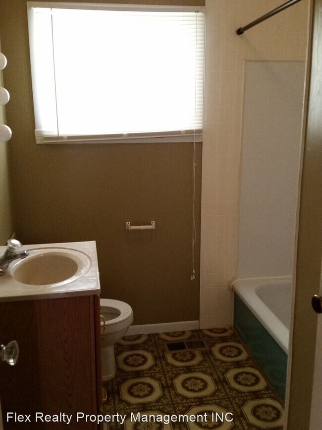 Foto del edificio - 3 br, 1 bath House - 1732 BIRCHWOOD