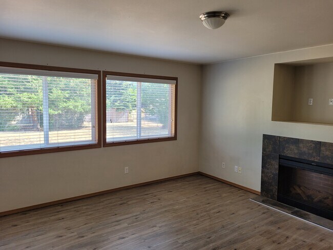 Foto del edificio - 15615 7th Ave E