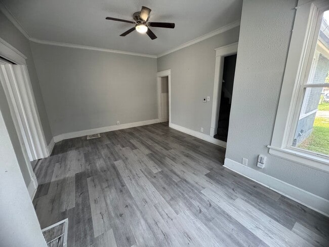 Foto del edificio - 2346 W 11th St