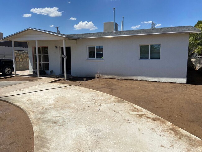 Foto del edificio - HOME FOR RENT NORTHEAST EL PASO