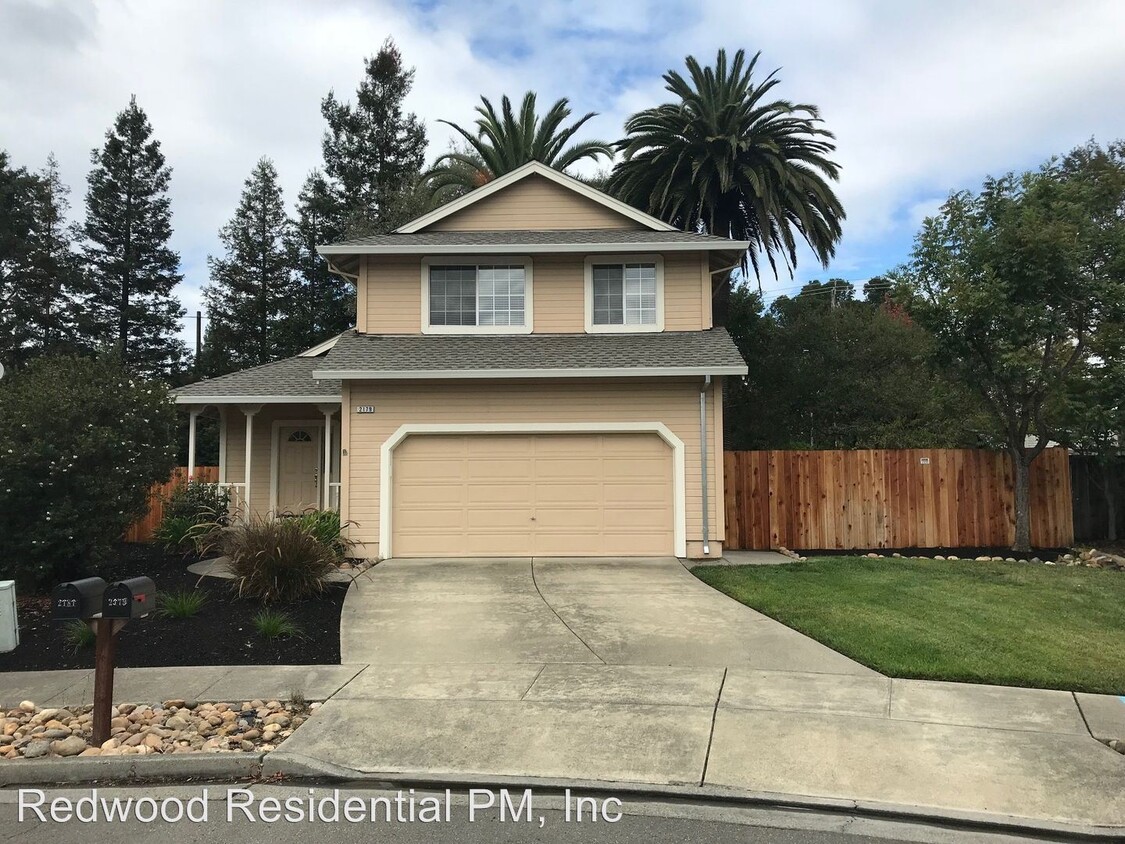 Primary Photo - 3 br, 2.5 bath House - 2179 Zinfandel Avenue