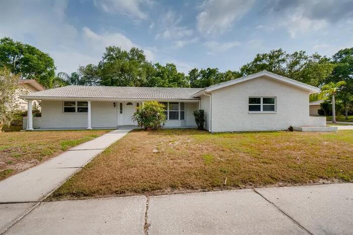 Primary Photo - 1930 Blue Heron Way, Palm Harbor, FL, 34683