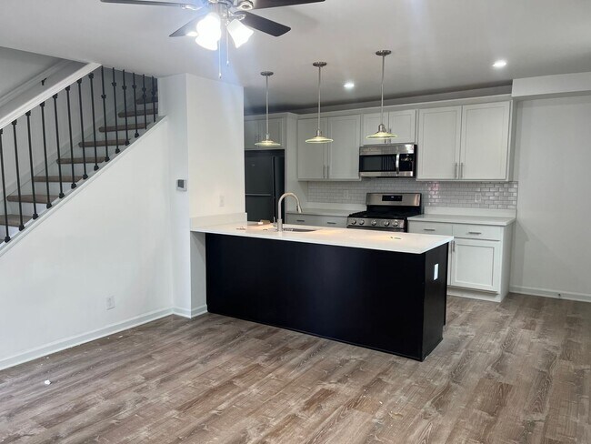 Building Photo - 118 Brim Way