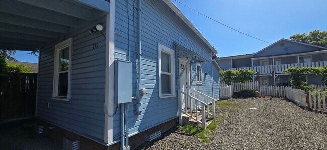 Foto del edificio - Furnished Listing-213 West 12th St., Port Angeles, WA 98362