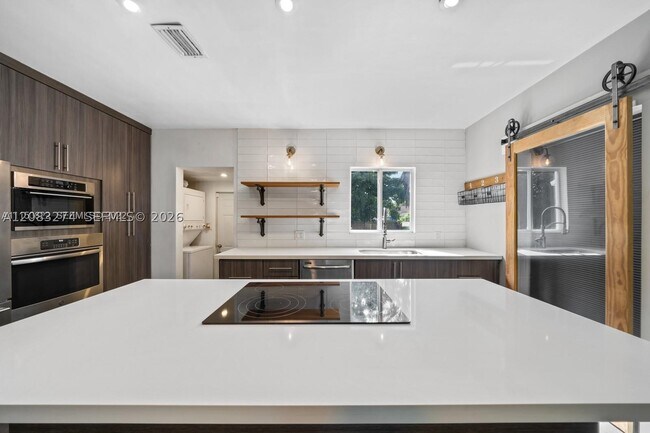 Foto del edificio - 534 NW 50th St
