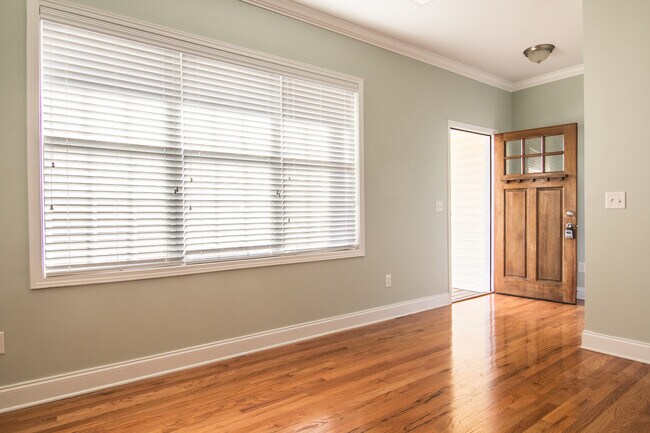 Building Photo - Price Improvement! Beautiful 3 Bedroom 2 B...
