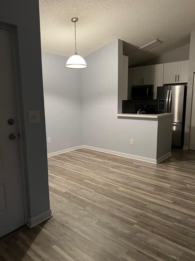 Building Photo - 2871 N Oakland Forest Dr