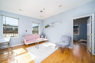 Building Photo - 254 6th St