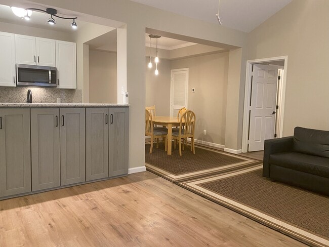 Building Photo - 46628 Drysdale Ter