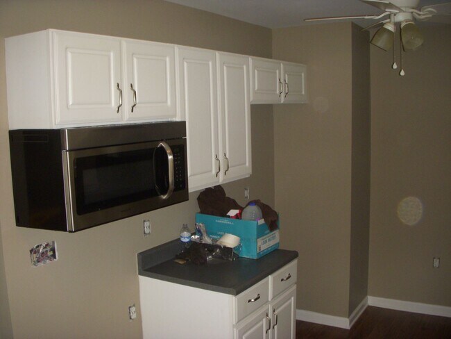 Foto del edificio - **COMPLETELY REMODELED 3-BEDROOM CAPE COD ...