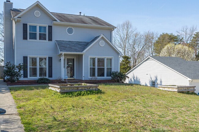 Foto del edificio - Immaculate updated 2 story 3 bedroom 2.5 bathroom house in the Briarwood area Greensboro