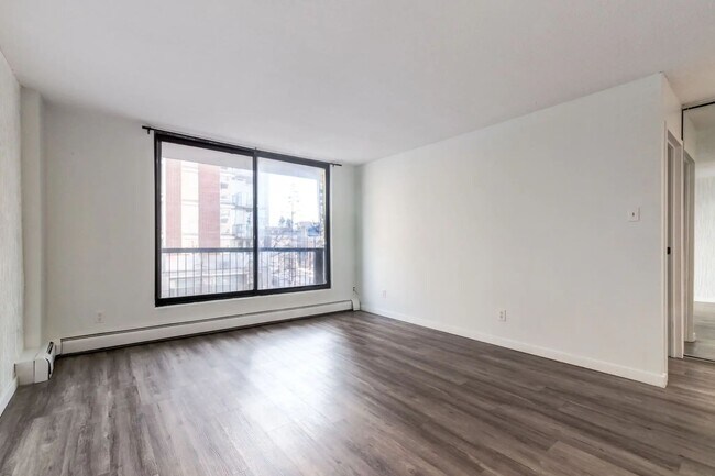 Photo du bâtiment - Westside Apartments