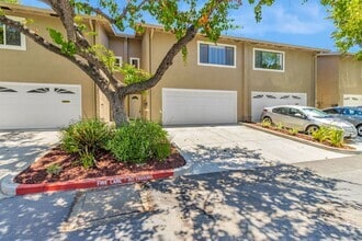Building Photo - 1341 Casa Ct
