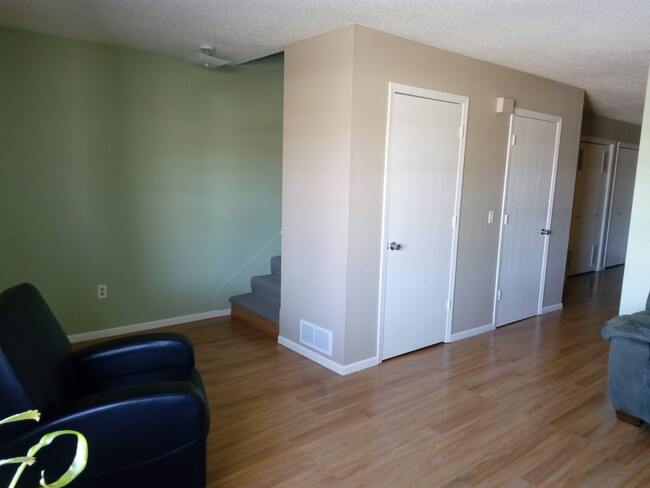 Building Photo - 2503 Candlecrest Cir