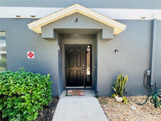Building Photo - 6562 S Goldenrod Rd