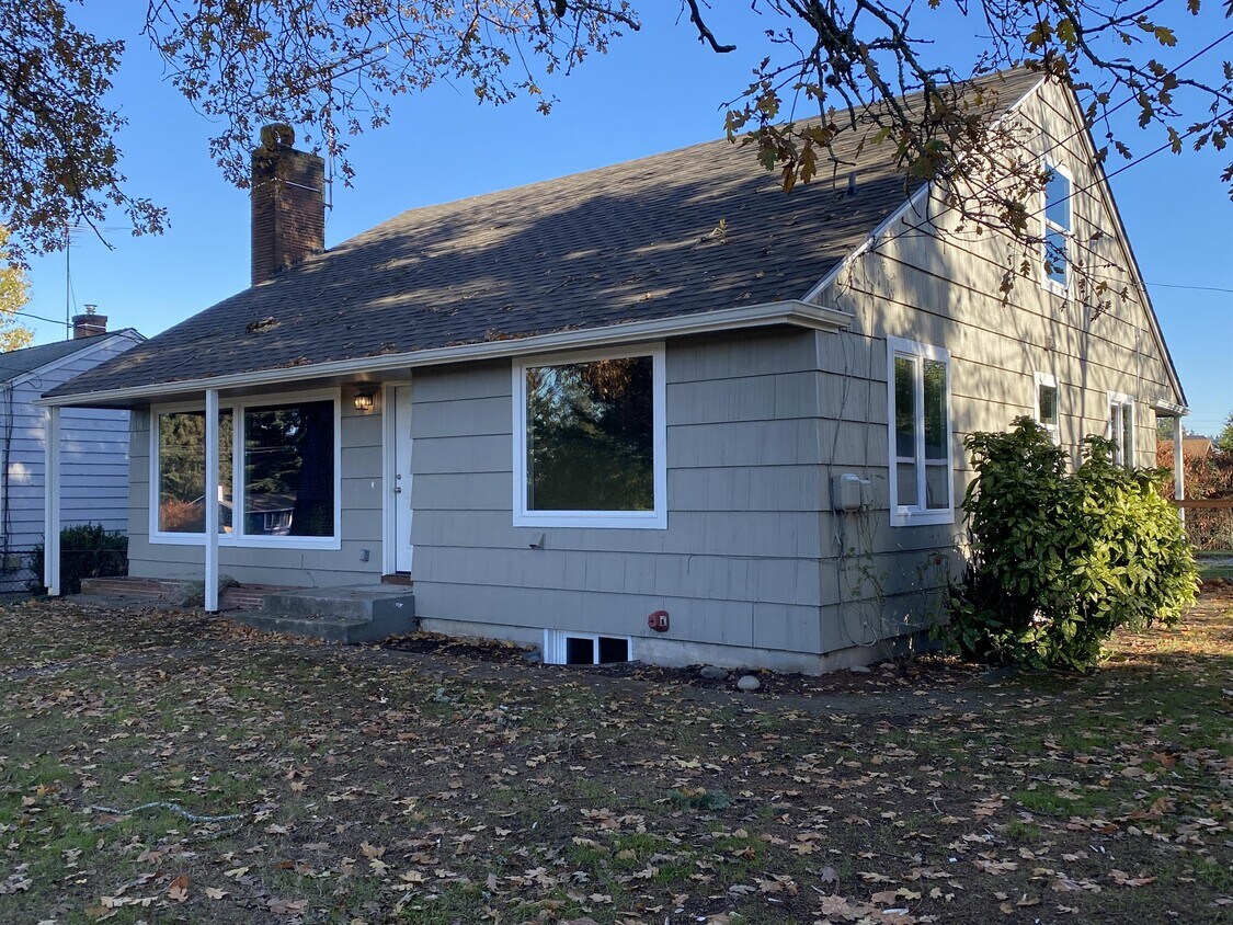 Foto principal - 13211 C St S