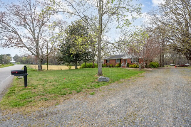 Foto del edificio - 296 Hopewell Church Rd