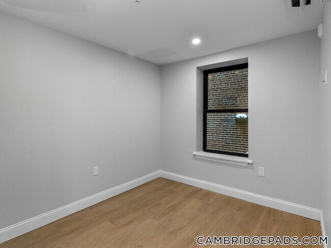 Foto del edificio - 1576 Cambridge St