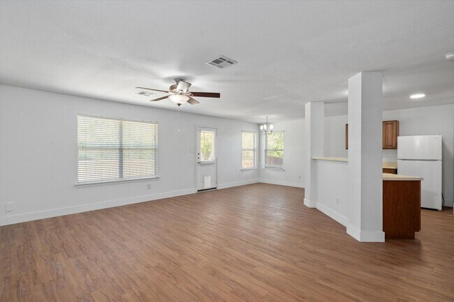 Building Photo - Simply Great 3 Bedroom, 2 Bath, Cul-De-Sac Home in Georgetown