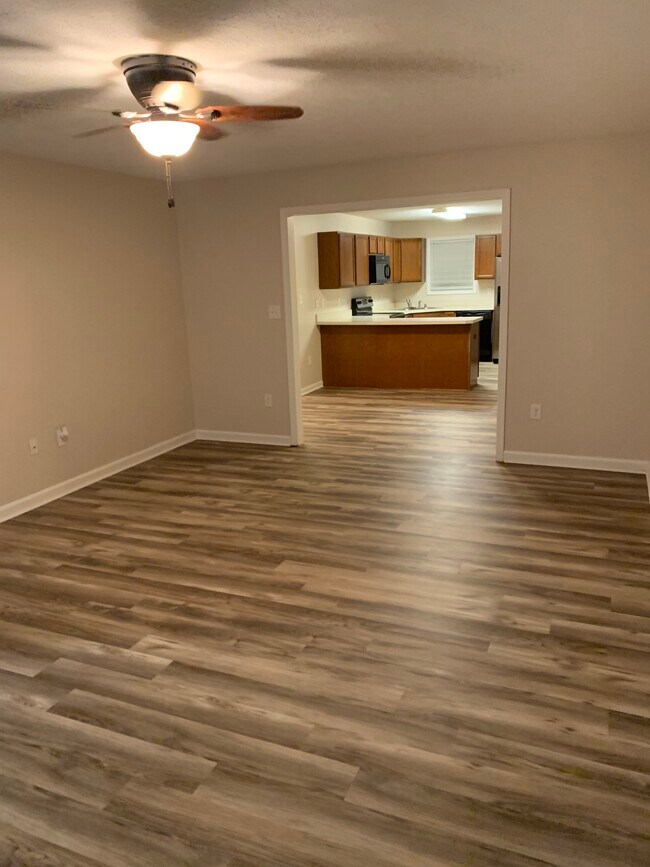 Foto del edificio - 7311 Annie Ln