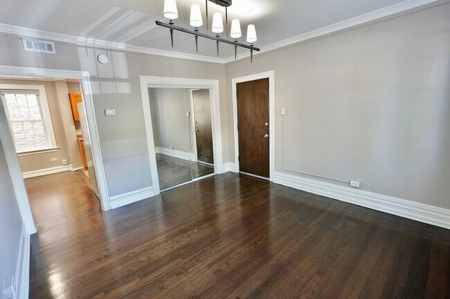 Foto del edificio - 6707 S Artesian Ave