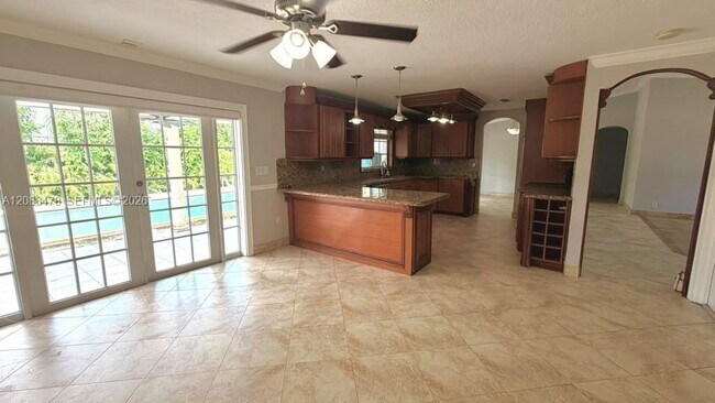 Building Photo - 10620 SW 146th Ct