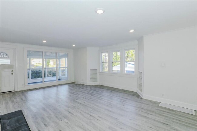 Foto del edificio - 1026 Lynhurst Dr SW