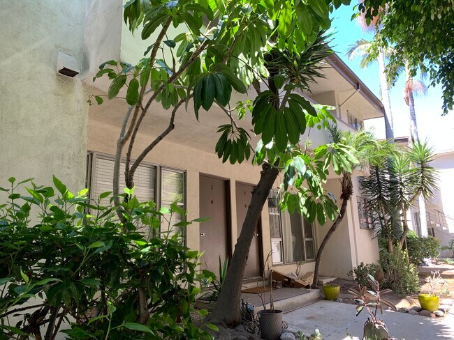 Foto del edificio - 1218 S Barrington Ave