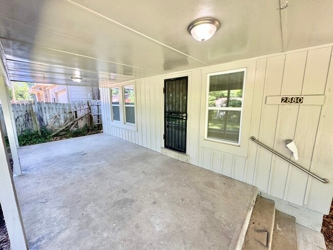 Building Photo - 2880 Cela Rd