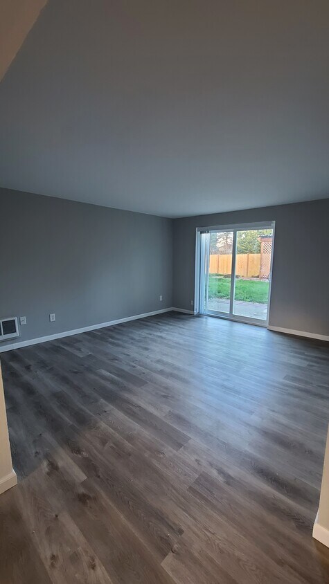 Primary Photo - 6015 Pebble Pl