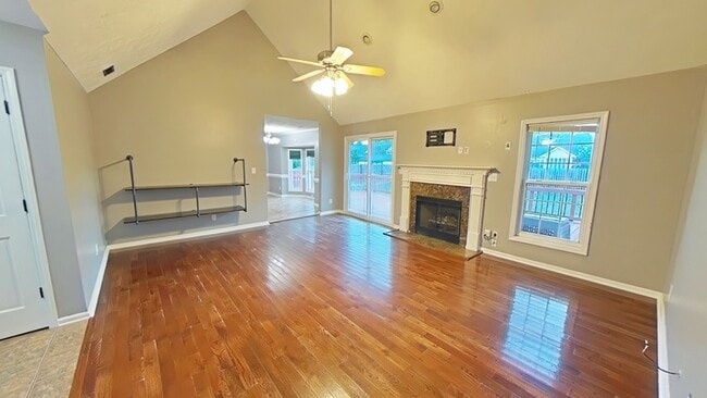 Building Photo - 151 Spring Valley Dr