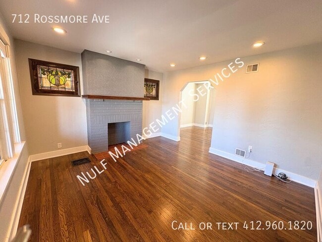 Building Photo - 712 Rossmore Ave