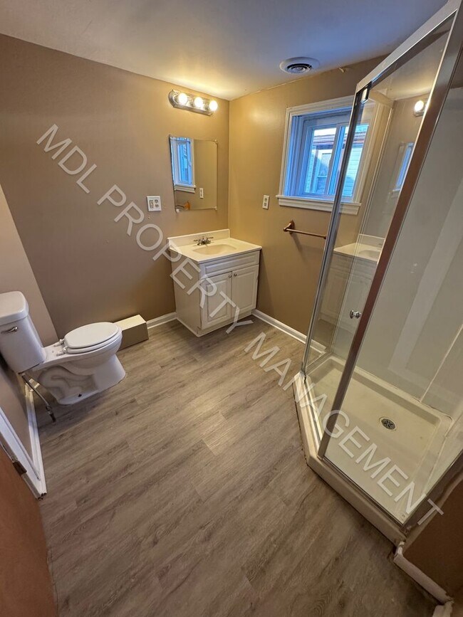 Building Photo - Charming 2-Bedroom Home with Bonus Room, Spacious Kitchen & Great Outdoor Space