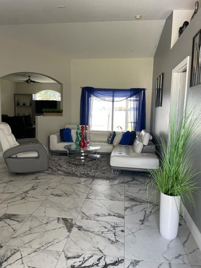 Foto del edificio - 1852 SW Inlander Ave