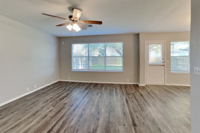 Building Photo - 6010 Spring Sunrise Dr