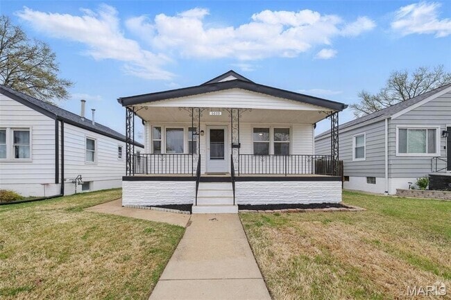 Building Photo - 6033 Fyler Ave