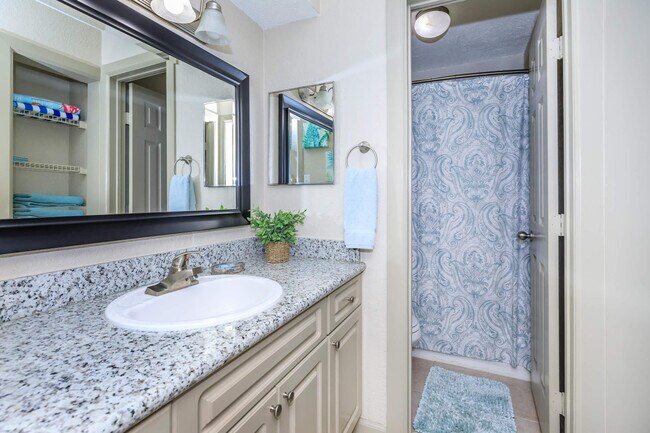 Foto del edificio - Residence at West Beach