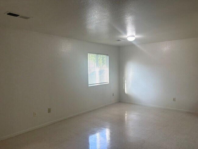 Foto del edificio - 1736 Inyo St