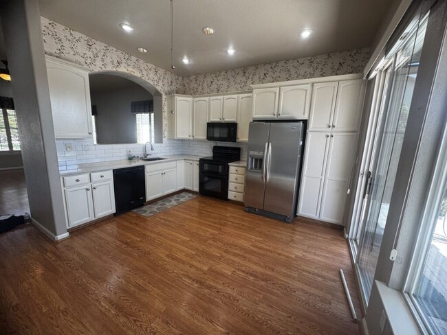 Building Photo - Gated 55+ Community - 2 bedroom/2bathroom