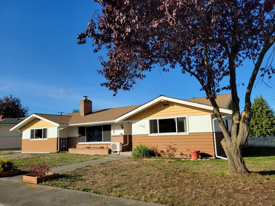 358 W Hammond St, Sequim, WA 98382 House Rental in Sequim, WA