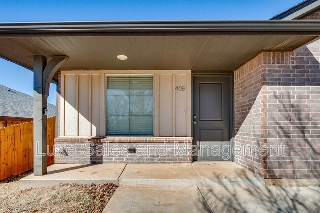 Building Photo - 405 Vail Cir