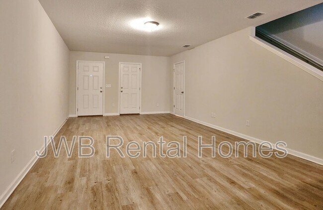 Foto del edificio - 7872 Playschool Ln