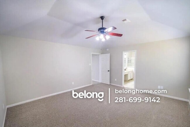 Building Photo - 17743 Seven Pines Dr