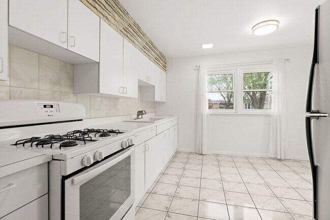 Foto del edificio - 4909 N Orange Ave