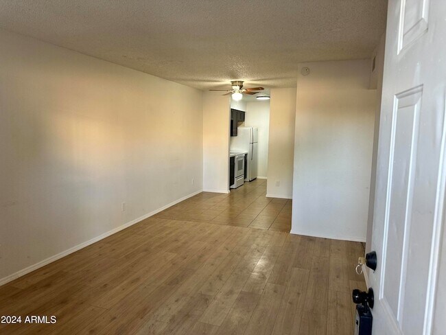 Foto del edificio - 2729 N Salem